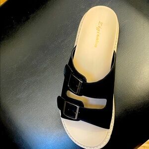 Zigi Soho Black and Cream Buckle Sandals